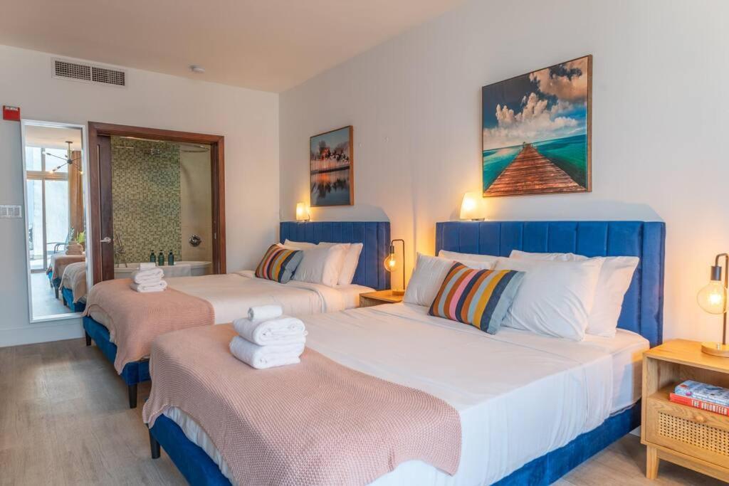 King Bed Rooftop Suite Ocean Dr C304 Miami Beach Exterior photo